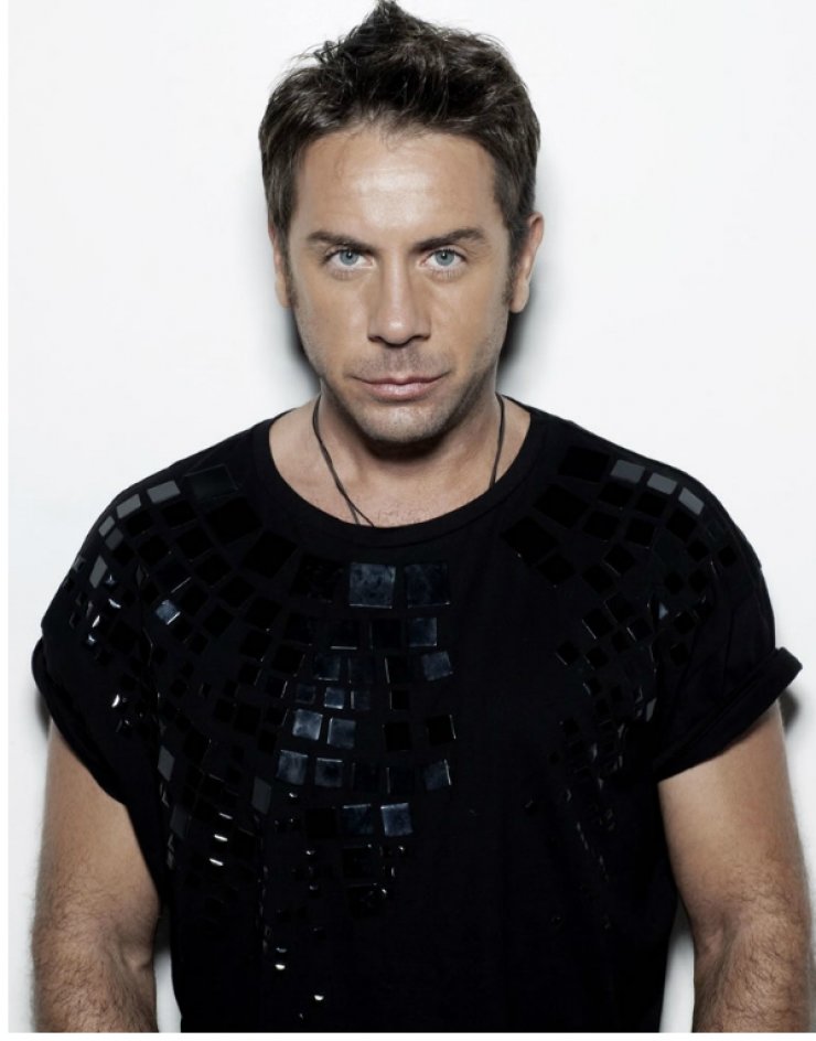 Κατακλυσμός με Γιώργο Μαζωνάκη στο Makronissos Beach Bar