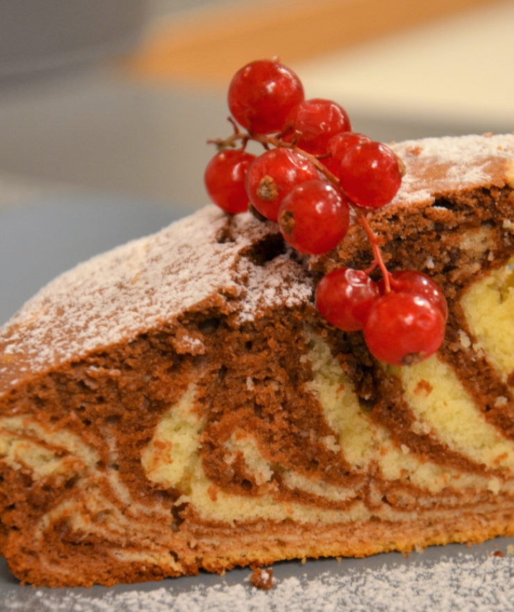 Γλυκό με cottage cheese και σιμιγδάλι