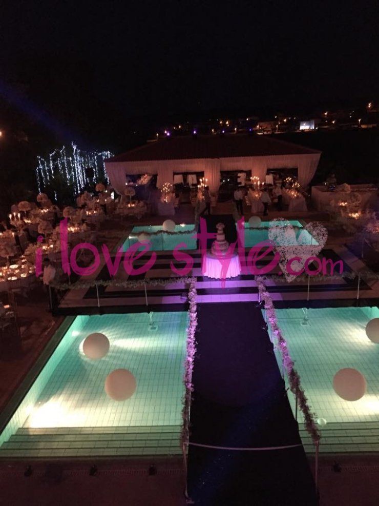 Όλα όσα έγιναν στον πιο glamorous γάμο του νησιού μας!