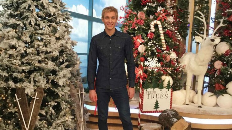 Ο Έντουαρντ απάντησε στις φήμες που τον ήθελαν ζευγάρι με τη Ρασέλ! [βίντεο]