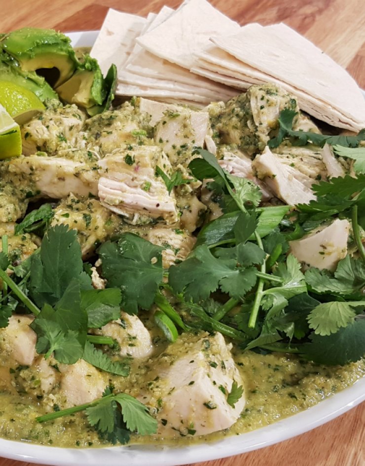 Jocon chicken stewed with a greem sause