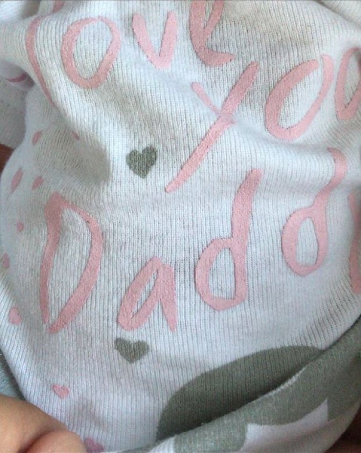 Ελληνίδα παρουσιάστρια μας δείχνει τη νεογέννητη κορούλα της δυόμιση εβδομάδες μετά τη γέννησή της!