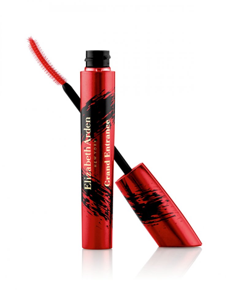 Η Elizabeth Arden παρουσιάζει τη νέα Grand Entrance Mascara