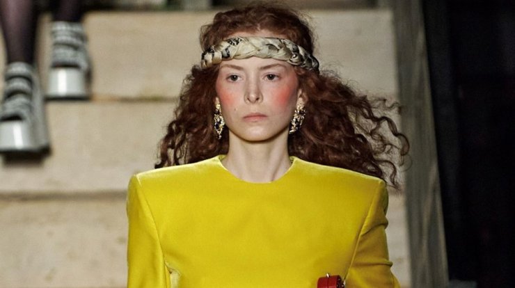 Η Βαρβάρα Νικολακάκη αναλύει το makeup look του οίκου Gucci