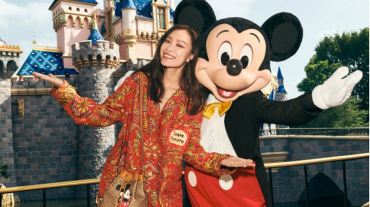 Ο οίκος Gucci λανσάρει μια παιχνιδιάρικη κολεξιόν με τον Mickey Mouse