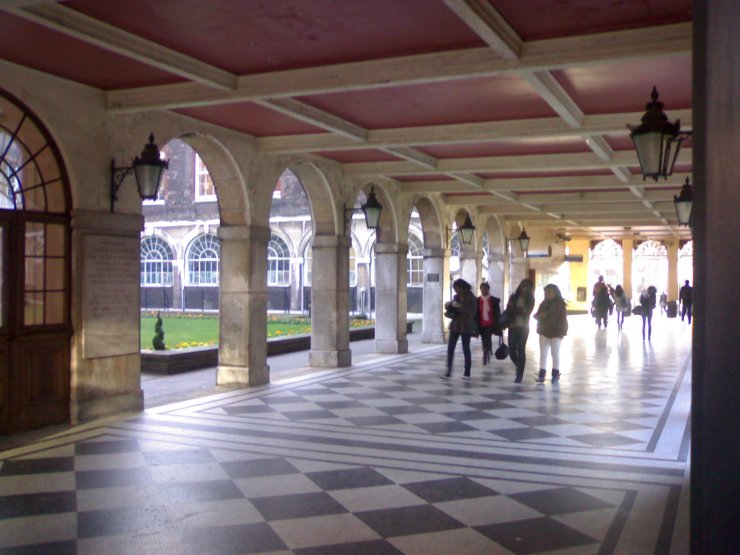 Η είδηση της ημέρας: Διάσημο πανεπιστήμιο δίνει κοκαΐνη στους φοιτητές του