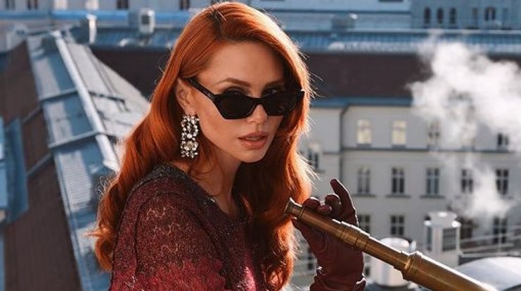 Party hair: Τα 3 χτενίσματα που θα κλέψουν τις εντυπώσεις