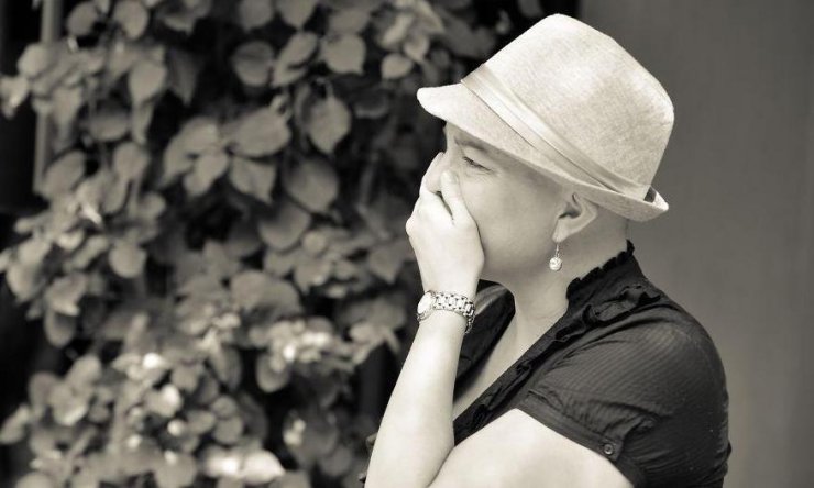 Πράξη που συγκλονίζει! Η φίλη τους διαγνώστηκε με καρκίνο και ξύρισαν όλες το κεφάλι τους!