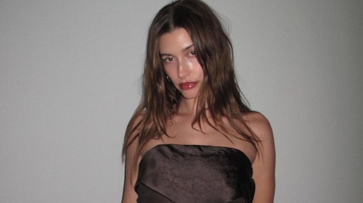 H Hailey Bieber έκοψε καρέ και το αποτέλεσμα είναι εντυπωσιακό