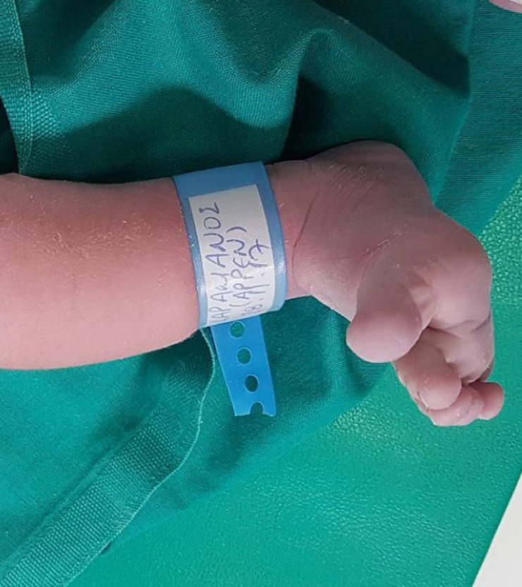 Επώνυμη Ελληνίδα έγινε μανούλα για πρώτη φορά!