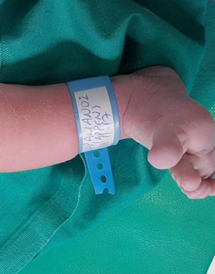 Επώνυμη Ελληνίδα έγινε μανούλα για πρώτη φορά και αποκάλυψε ποιος διεθνής ποδοσφαιριστής θα είναι ο νονός του μωρού!