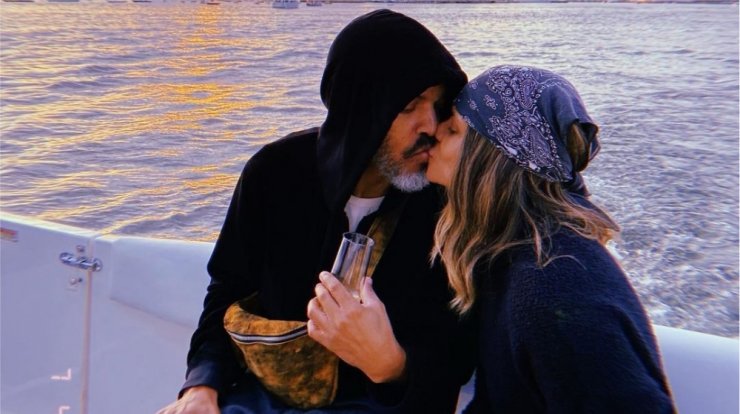 Halle Berry: Δέχθηκε καντάδα από τον σύντροφό της για τα γενέθλιά της [βίντεο]