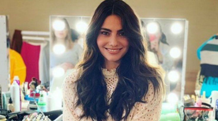 Ηλιάνα Παπαγεωργίου: Φόρεσε το ιδανικό party dress γι’ αυτή την εποχή