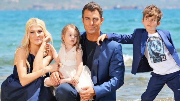 Στέλιος Χανταμπάκης – Όλγα Πηλιάκη: Βάφτισαν την 2.5 ετών κορούλα τους! [εικόνες]