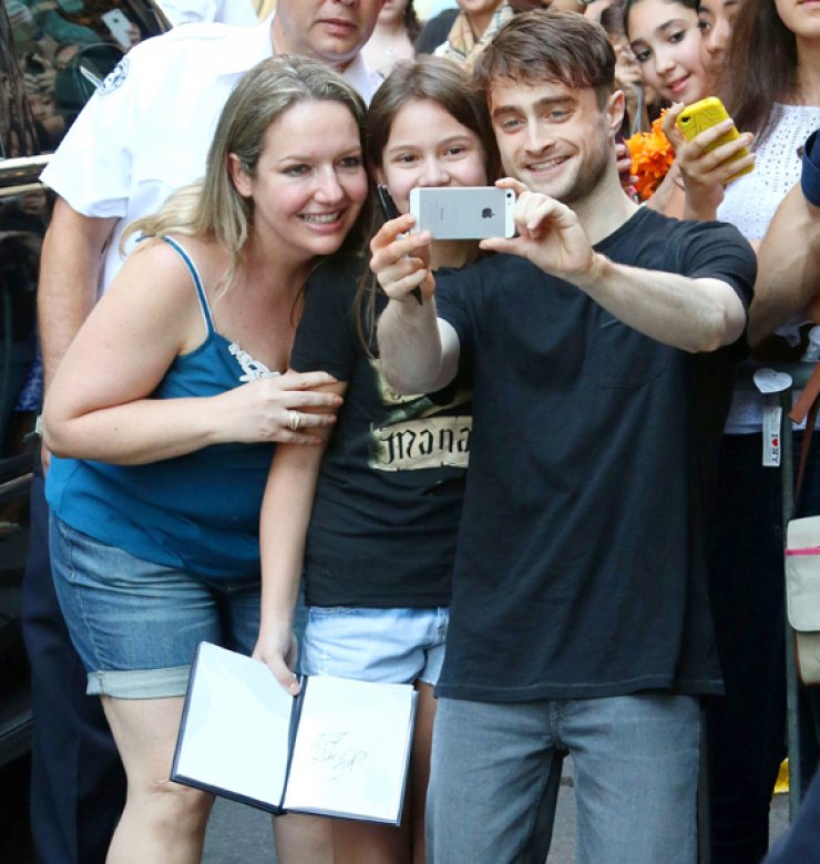 Πανικός με τις θαυμάστριες διάσημου ηθοποιού του Hollywood [εικόνες]