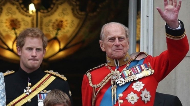 Πρίγκιπας Harry: Συγκινεί αποχαιρετώντας τον παππού του με γραπτή δήλωσή του