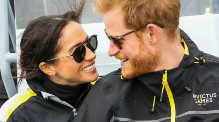 Ο Πρίγκιπας Harry φωτογράφησε τη φουσκωμένη κοιλίτσα της Meghan Markle! [εικόνες]