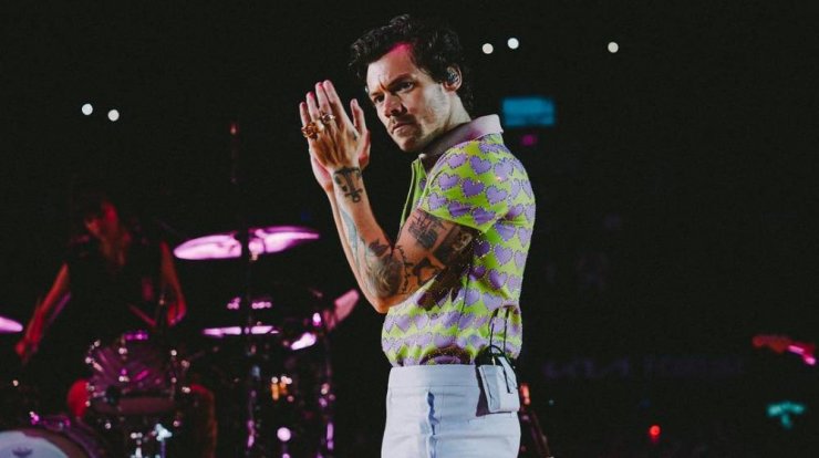 Harry Styles: Αυτή η καλλονή φημολογείται ότι είναι η νέα του σύντροφος [εικόνες]