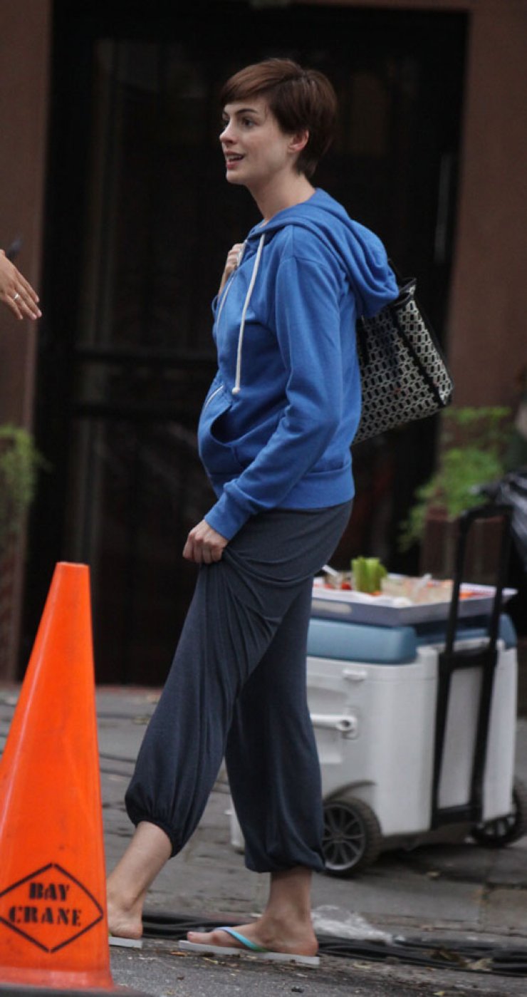 Cool και άνετη στα γυρίσματα της νέας της ταινίας!