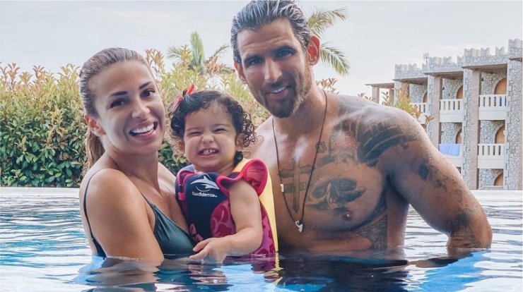 Χατζίδου - Παύλου: Δείτε πρώτη φορά το προσκλητήριο του γάμου τους και της βάφτισης της κόρης τους [εικόνα]