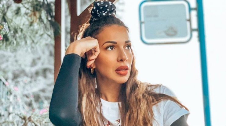 Ελένη Χατζίδου: Μάθαμε πόσο ύψος έχει και πόσα κιλά ζυγίζει! [εικόνα]