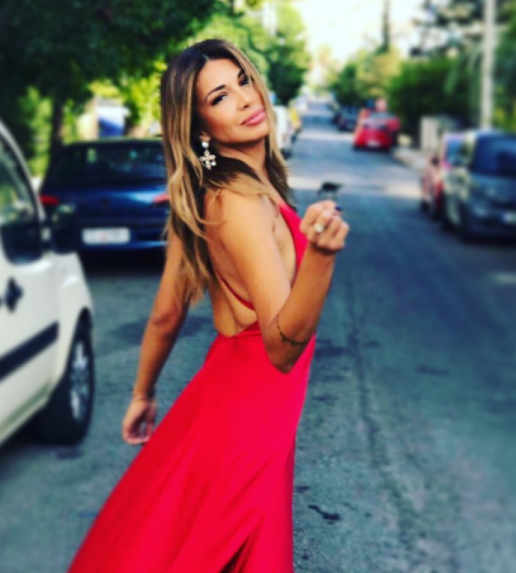 Με τον αδερφό ποιου Έλληνα τραγουδιστή είναι σε σχέση η Ελένη Χατζίδου;