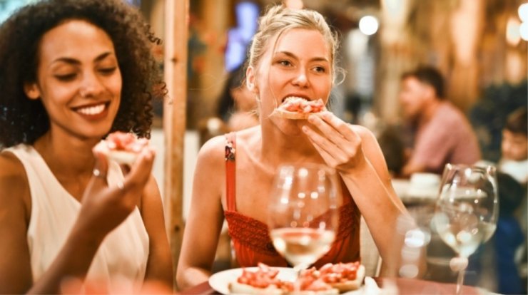 6 μυστικά για να μη χαλάσεις τη δίαιτα σου το σαββατοκύριακο