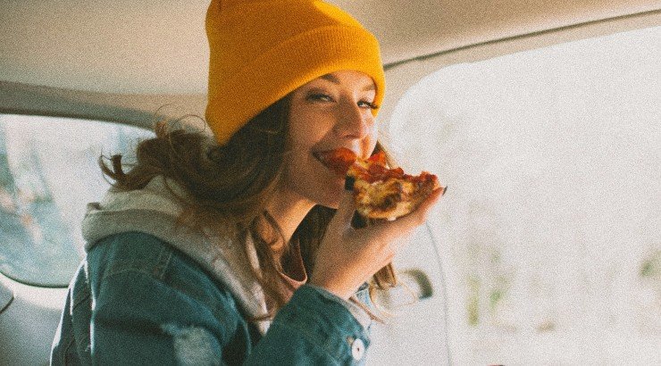 5 πράγματα να κάνεις το βράδυ για να χάσεις κιλά