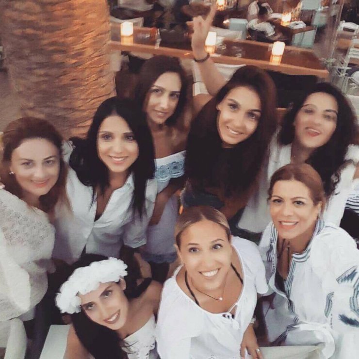 Το hens party της κόρης του βουλευτή του ΔΗ.ΣΥ στη Μύκονο!