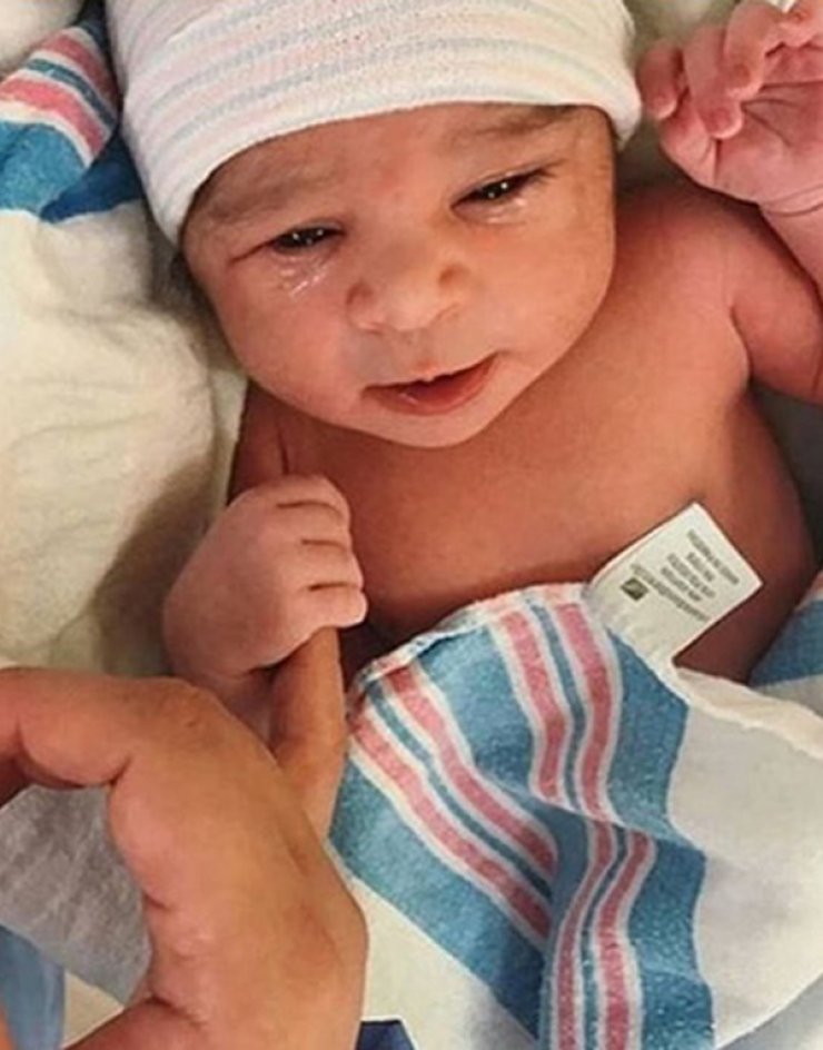 Έγιναν γονείς και αυτή είναι η πρώτη φωτογραφία της κόρης τους