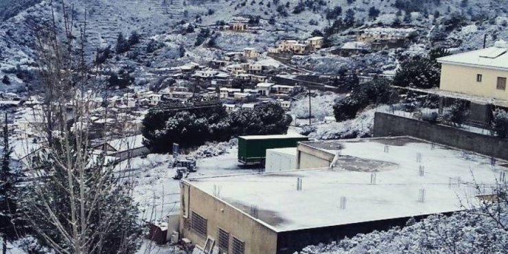 Πέφτει η θερμοκρασία και αναμένονται βροχές και χιόνια 