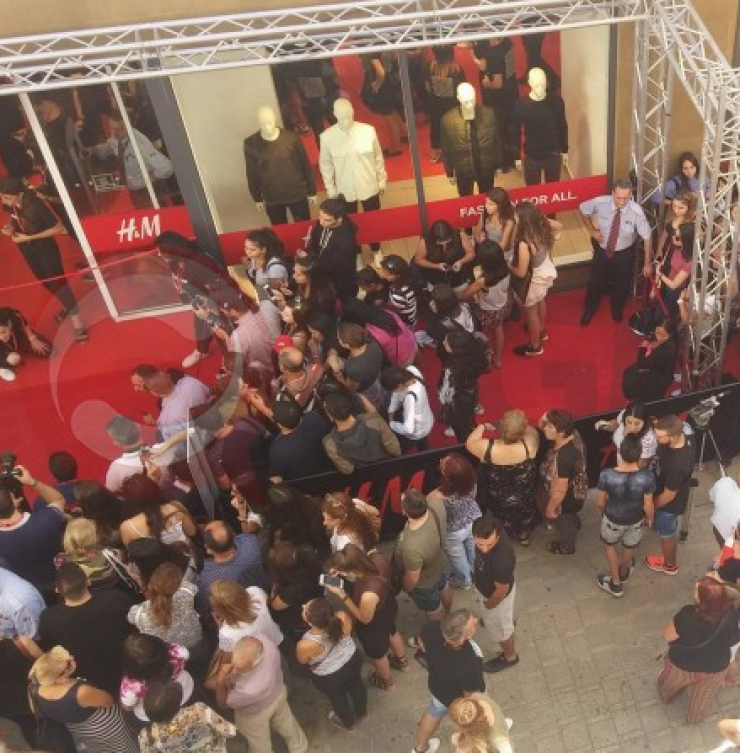 Άνοιξε τις πόρτες του το H&M στην Κύπρο! [βίντεο]