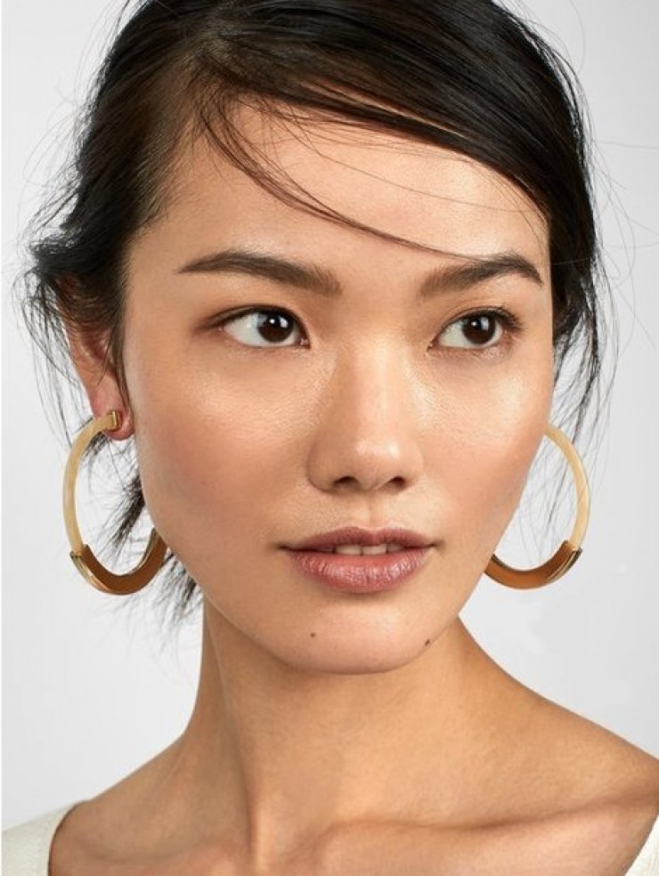 Αυτά τα σκουλαρίκια κοστίζουν λίγo άλλα έχουν λίστα αναμονής πέρα των 500 ατόμων