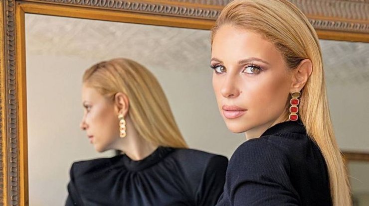 Χριστιάνα Αριστοτέλους: Δείτε την να σβήνει τα κεράκια αγκαλιά με τα παιδιά της και τον σύζυγό της!