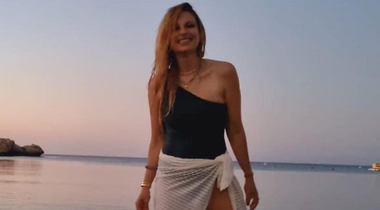 Χριστιάνα Αριστοτέλους: Διασκέδασε παραθαλάσσια η παρουσιάστρια! [εικόνες & βίντεο]