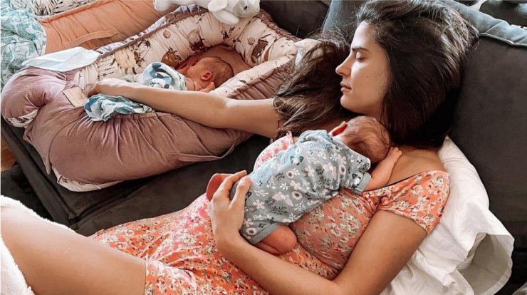 Χριστίνα Μπόμπα: Δείτε πως απαθανάτισε τις δίδυμες κόρες της [εικόνα]