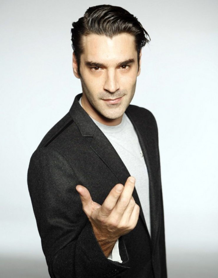 Πρωτοφανής επίθεση του Χριστόφορου Παπακαλιάτη σε δημοσιογράφο μπροστά στις κάμερες!