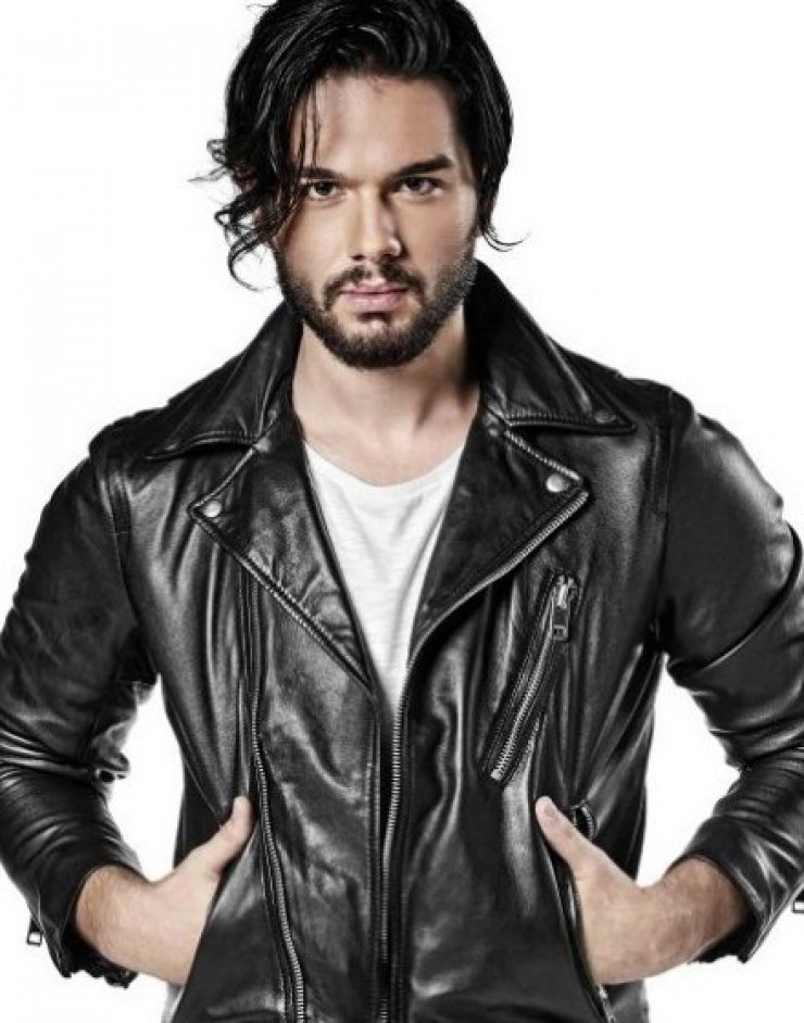 Χρήστος Μάστορας: Έτσι διαψεύδει τις φήμες που τον θέλουν ζευγάρι με την Έβελυν Καζαντζόγλου