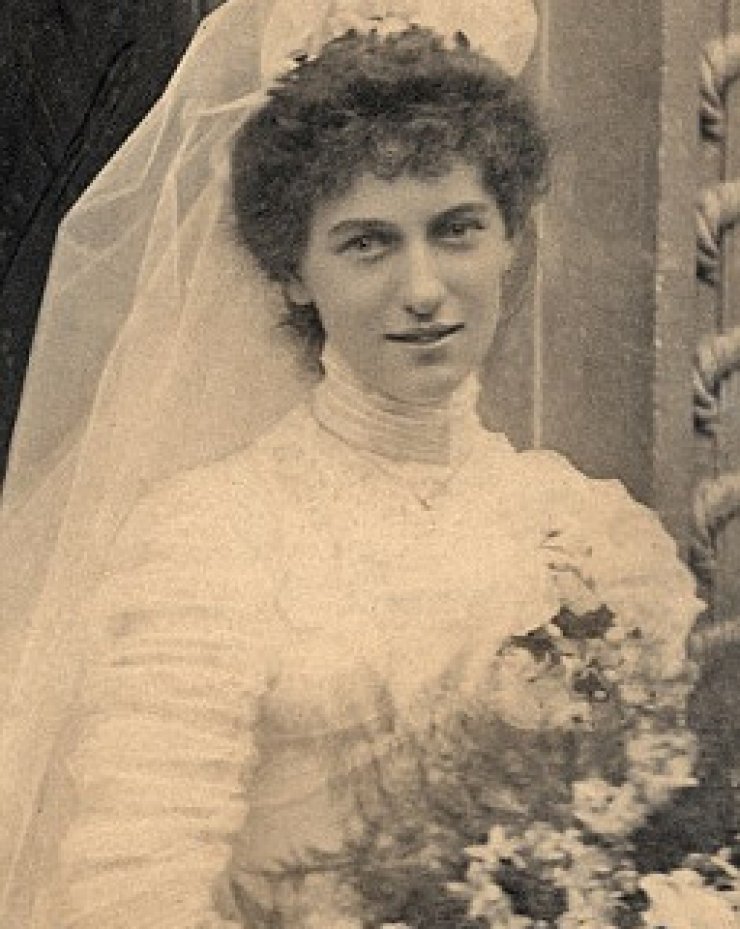  Η νοικοκυρά που έγραψε τις πρώτες «50 αποχρώσεις του γκρι»-Ενα βιβλίο βιασμών και υποταγής που σκανδάλισε   