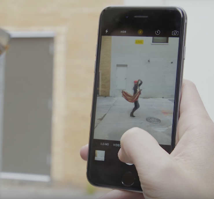 Τι περνούν τα αγόρια όταν τα κορίτσια τους έχουν μανία με το instagram!