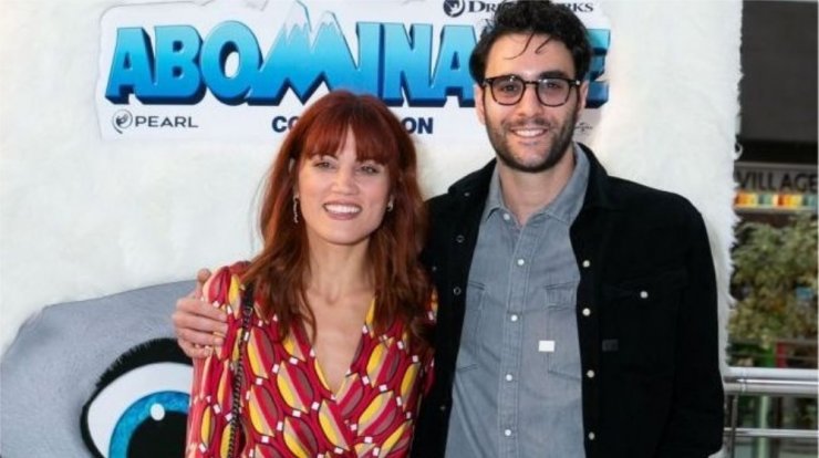 Ίαν Στρατής: Παραλίγο να αποκαλέσει "μωρό μου" τη Μαίρη Συνατσάκη on air [βίντεο]