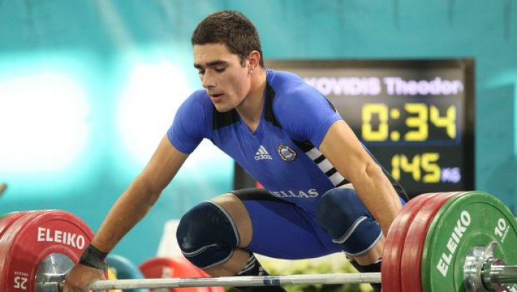 Σήκωσε 190 κιλά και φώναξε «Λευτεριά στην Κύπρο» [βίντεο]