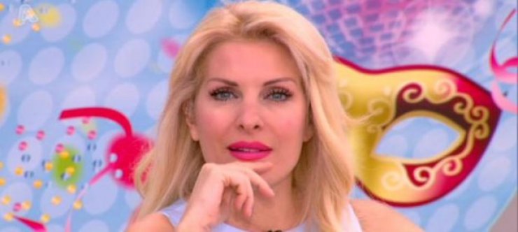 Η συνομιλία της Μενεγάκη με τη συμμαθήτριά της από το δημοτικό