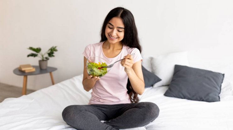 7 τροφές που θα σε βοηθήσουν με τη δυσκοιλιότητα