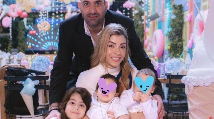 Ιφιγένεια – Χάρης Χουλιώτης: Το επίσημο φωτογραφικό άλμπουμ της βάφτισης των δίδυμων παιδιών τους!