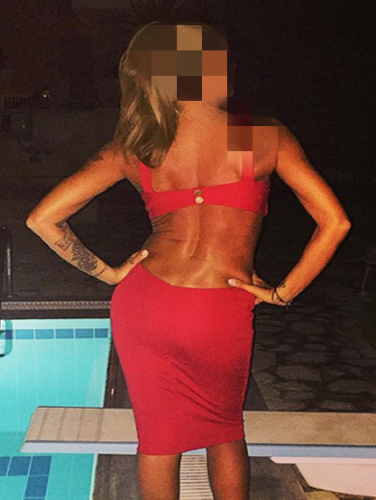 Σε ποια επώνυμη Ελληνίδα ανήκει αυτή η εντυπωσιακή πλάτη;