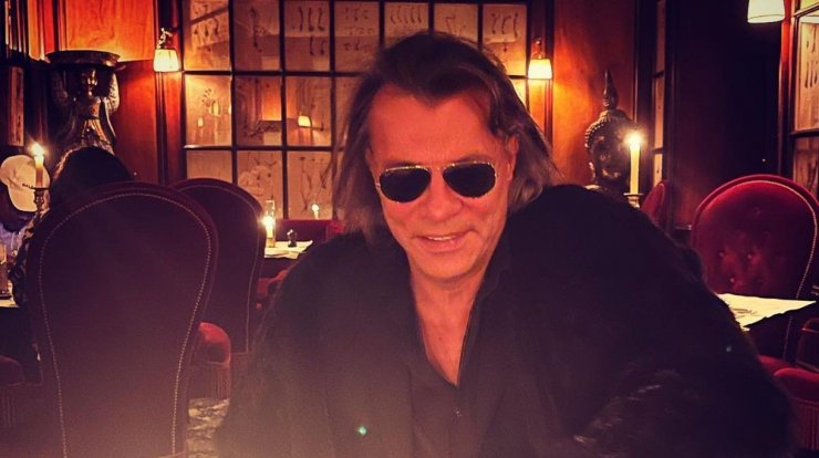 Ηλίας Ψινάκης: Έγινε έξαλλος μετά την διαρροή υλικού του νέου του reality [βίντεο]