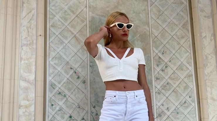 Ουρανία Χατζημιχαήλ: Το φόρεμά της με floral print που είναι ιδανικό για τις βραδινές εξόδους της σεζόν