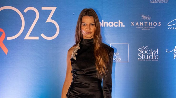 Το total black look της Ελίνας Θεοδότου που είνα ιδανικό για το ρεβεγιόν 