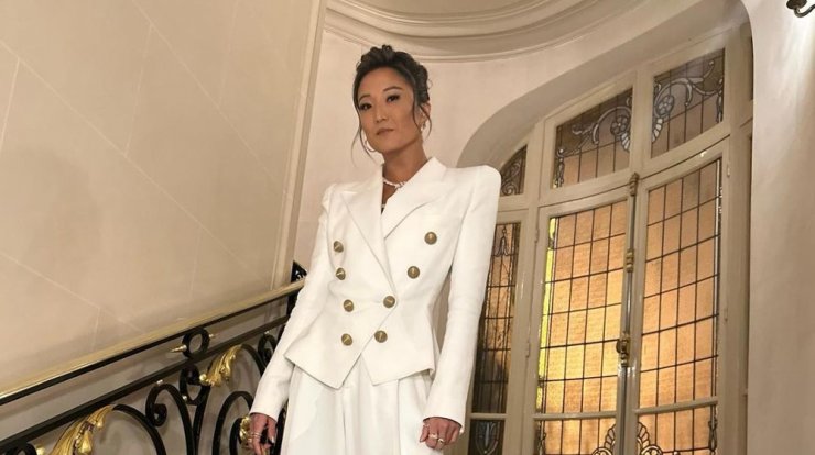 Βρήκαμε το set ελληνικού brand που φόρεσε η Ashley από το “Emily in Paris”